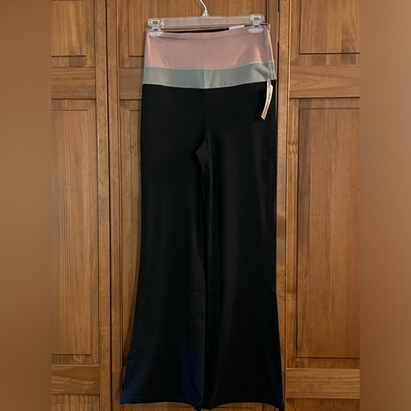 Shadow Sport yoga pants, NWT size M - Picture 1 of 3